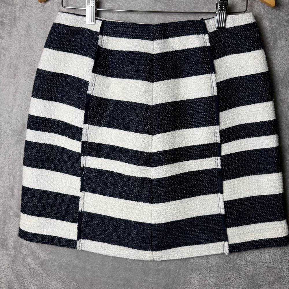 LOFT Navy and White Illusion Striped Mini Skirt size 6 - READ fully lined